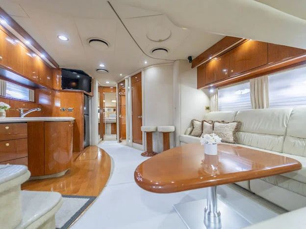 60ft Sundancer A-Yacht dining area